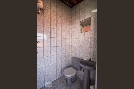 Casa à venda com 277m², 3 quartos e 5 vagas Casa à venda com 277m², 3 quartos e 5 vagasBanheiro da churrasqueira