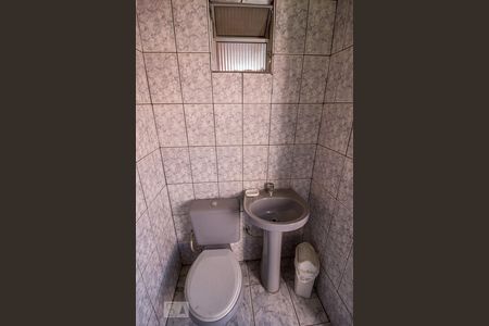 Casa à venda com 277m², 3 quartos e 5 vagas Casa à venda com 277m², 3 quartos e 5 vagasBanheiro da churrasqueira