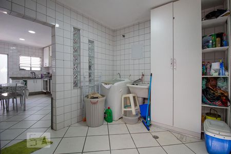 Casa à venda com 277m², 3 quartos e 5 vagas Casa à venda com 277m², 3 quartos e 5 vagasLavanderia