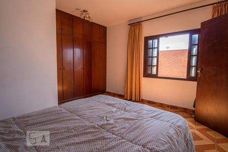 Casa à venda com 277m², 3 quartos e 5 vagas Casa à venda com 277m², 3 quartos e 5 vagasSuite