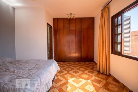 Casa à venda com 277m², 3 quartos e 5 vagas Casa à venda com 277m², 3 quartos e 5 vagasSuite