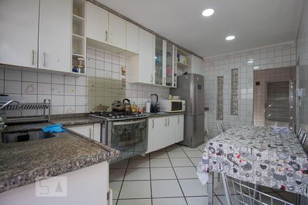 Casa à venda com 277m², 3 quartos e 5 vagas Casa à venda com 277m², 3 quartos e 5 vagasCozinha
