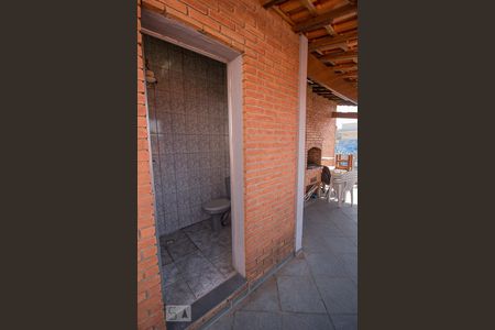 Casa à venda com 277m², 3 quartos e 5 vagas Casa à venda com 277m², 3 quartos e 5 vagasBanheiro da churrasqueira