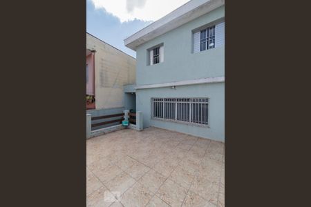 Casa à venda com 147m², 3 quartos e 2 vagas Casa à venda com 147m², 3 quartos e 2 vagasFachada