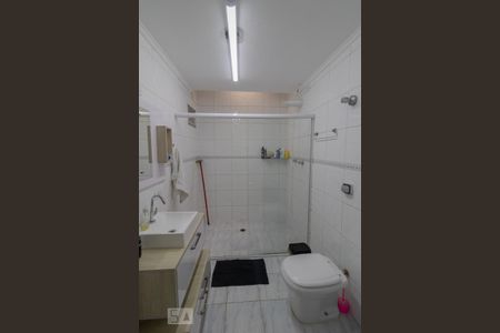 Casa à venda com 147m², 3 quartos e 2 vagas Casa à venda com 147m², 3 quartos e 2 vagasBanheiro Social