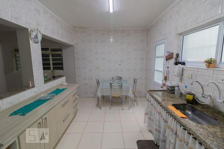 Casa à venda com 147m², 3 quartos e 2 vagas Casa à venda com 147m², 3 quartos e 2 vagasCozinha