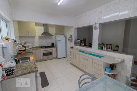 Casa à venda com 147m², 3 quartos e 2 vagas Casa à venda com 147m², 3 quartos e 2 vagasCozinha