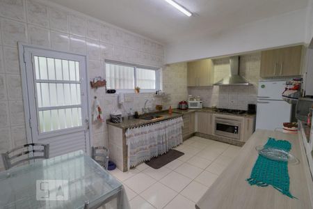 Casa à venda com 147m², 3 quartos e 2 vagas Casa à venda com 147m², 3 quartos e 2 vagasCozinha