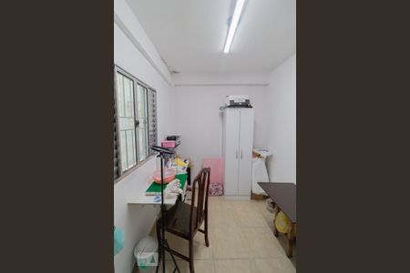 Casa à venda com 147m², 3 quartos e 2 vagas Casa à venda com 147m², 3 quartos e 2 vagasEscritório