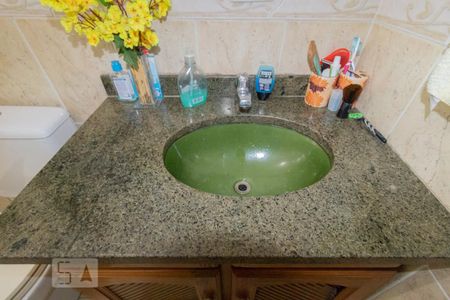 Casa à venda com 147m², 3 quartos e 2 vagas Casa à venda com 147m², 3 quartos e 2 vagasBanheiro da Suíte