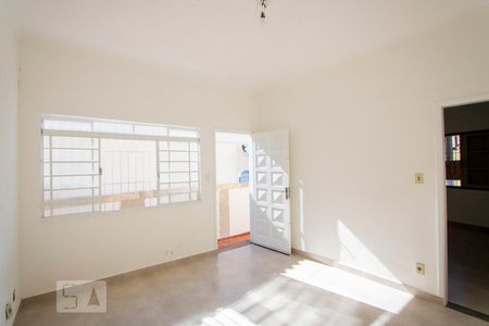 Casa para alugar com 78m², 2 quartos e 1 vagaSala