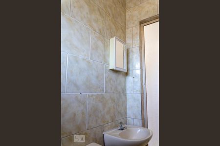 Banheiro de kitnet/studio para alugar com 1 quarto, 49m² em Campo Grande, Rio de Janeiro