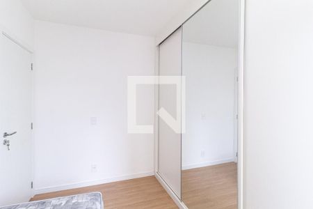 Quarto  de apartamento para alugar com 2 quartos, 58m² em Quitaúna, Osasco