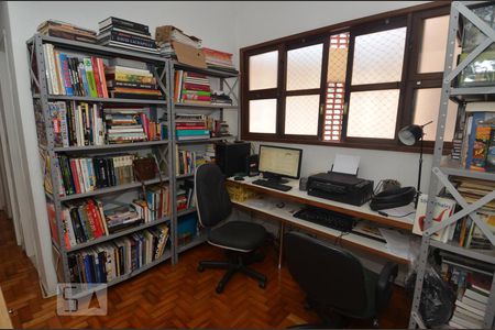 Apartamento à venda com 135m², 4 quartos e 1 vagaEscritório