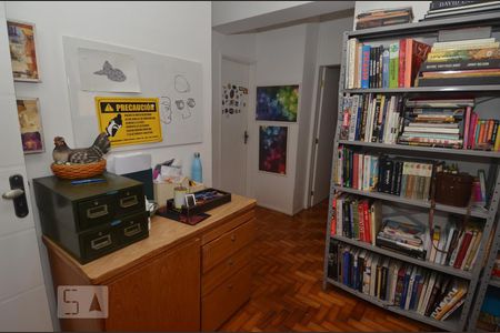 Apartamento à venda com 135m², 4 quartos e 1 vagaEscritório