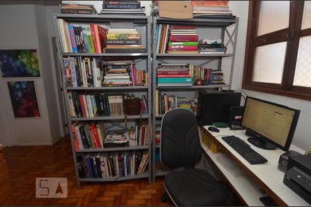 Apartamento à venda com 135m², 4 quartos e 1 vagaEscritório