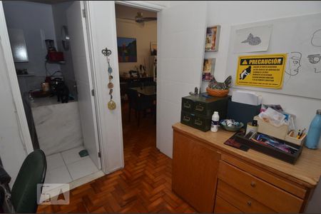 Apartamento à venda com 135m², 4 quartos e 1 vagaEscritório