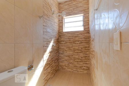 Casa para alugar com 120m², 2 quartos e 2 vagas Casa para alugar com 120m², 2 quartos e 2 vagasBanheiro da Suíte 02