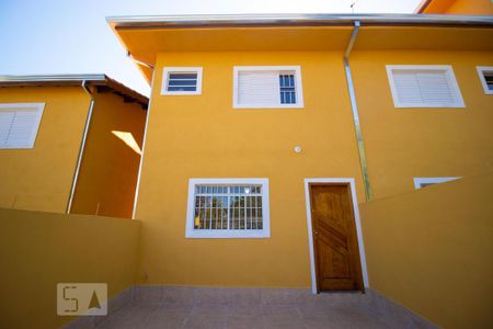 Casa para alugar com 120m², 2 quartos e 2 vagas Casa para alugar com 120m², 2 quartos e 2 vagasFachada