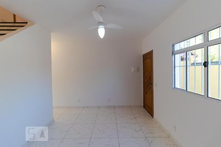 Sala de casa para alugar com 2 quartos, 120m² em Cidade Universitária, Campinas