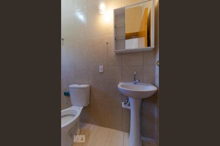 Casa para alugar com 120m², 2 quartos e 2 vagas Casa para alugar com 120m², 2 quartos e 2 vagasBanheiro da Suíte 01