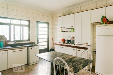 Casa à venda com 230m², 3 quartos e 3 vagasCozinha