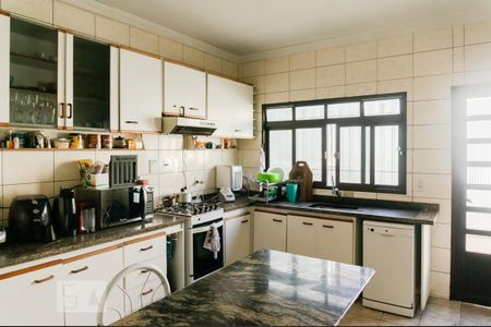 Casa à venda com 230m², 3 quartos e 3 vagasCozinha