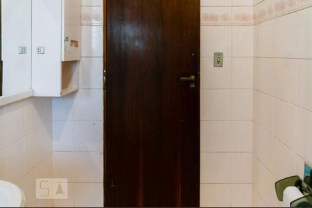 Casa à venda com 230m², 3 quartos e 3 vagasBanheiro Social