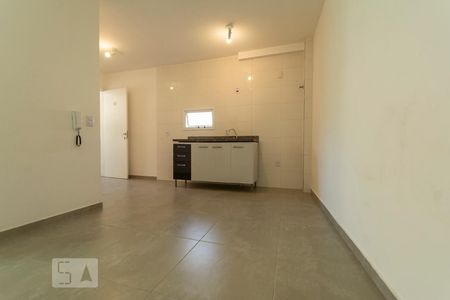 Sala/Cozinha de apartamento para alugar com 1 quarto, 32m² em Vila Esperança, São Paulo