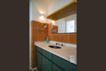 Apartamento à venda com 150m², 3 quartos e 2 vagasSuite - Banheiro