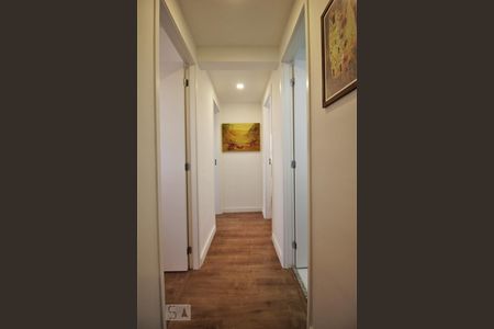 Corredor de apartamento à venda com 3 quartos, 70m² em Jardim Parque Morumbi, São Paulo