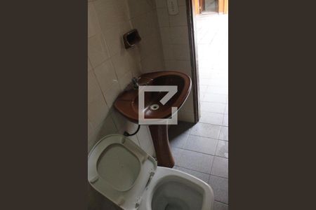 Casa para alugar com 95m², 3 quartos e 2 vagasBanheiro da Edícula