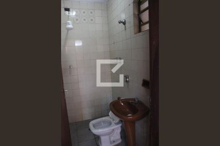 Casa para alugar com 95m², 3 quartos e 2 vagasBanheiro da Edícula