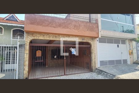 Casa para alugar com 95m², 3 quartos e 2 vagas Casa para alugar com 95m², 3 quartos e 2 vagasFachada