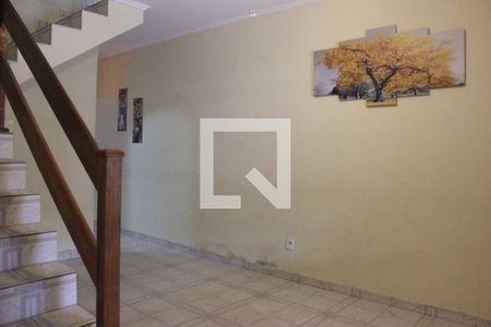 Casa para alugar com 95m², 3 quartos e 2 vagasSala