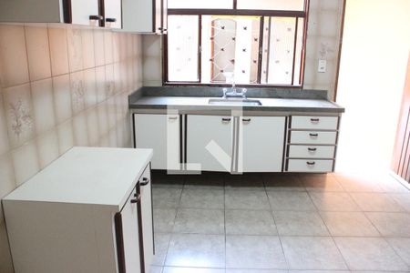Casa para alugar com 95m², 3 quartos e 2 vagasCozinha