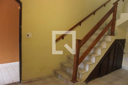 Casa para alugar com 95m², 3 quartos e 2 vagasSala