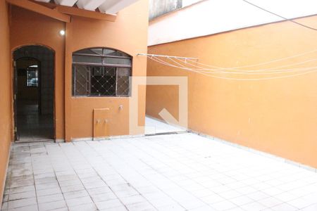 Casa para alugar com 95m², 3 quartos e 2 vagasQuintal