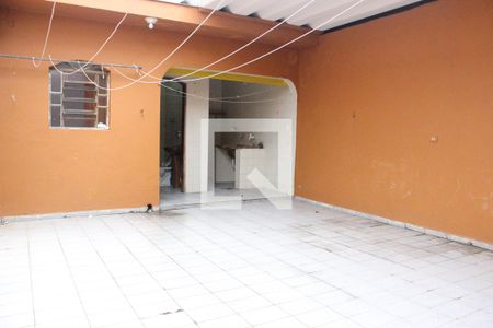 Casa para alugar com 95m², 3 quartos e 2 vagasQuintal