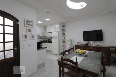 Casa para alugar com 220m², 2 quartos e 1 vagaCozinha 