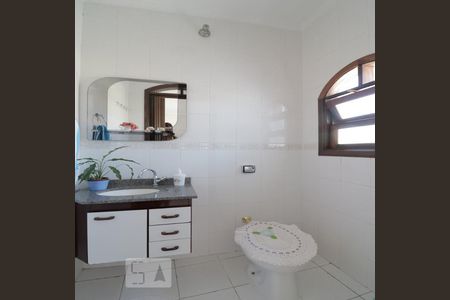 Casa para alugar com 220m², 2 quartos e 1 vagaBanheiro de Serviço