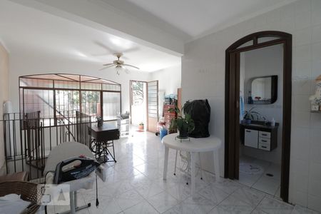 Casa para alugar com 220m², 2 quartos e 1 vagaArea de serviço