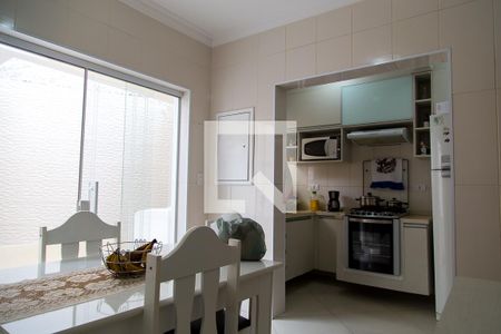 Casa de condomínio à venda com 150m², 3 quartos e 2 vagasCozinha