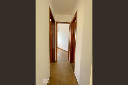 Corredor de apartamento para alugar com 2 quartos, 64m² em Braz de Pina, Rio de Janeiro