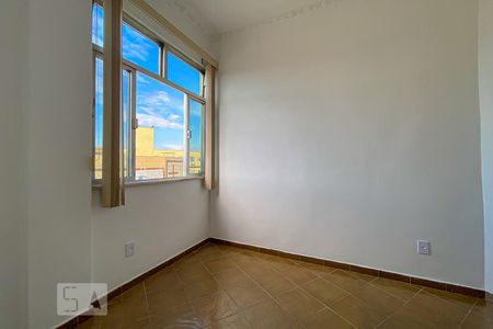 Quarto 1 de apartamento para alugar com 2 quartos, 64m² em Braz de Pina, Rio de Janeiro