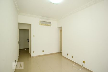 Sala de apartamento para alugar com 2 quartos, 90m² em Copacabana, Rio de Janeiro