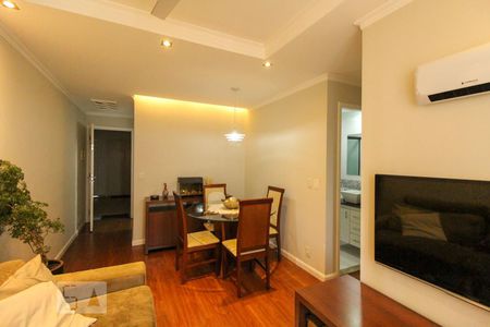 Sala de apartamento para alugar com 3 quartos, 63m² em Parque Maria Domitila, São Paulo