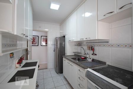 Apartamento para alugar com 74m², 2 quartos e 2 vagasCozinha
