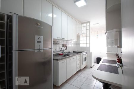 Apartamento para alugar com 74m², 2 quartos e 2 vagasCozinha