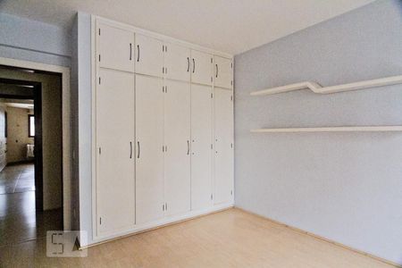 Apartamento à venda com 354m², 5 quartos e 4 vagasSuíte 1